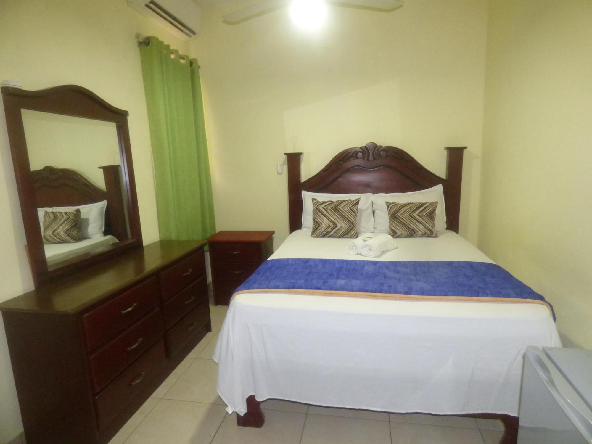 Hotel Enrique I Gazcue, Bed And Breakfast Santo Domingo Eksteriør billede