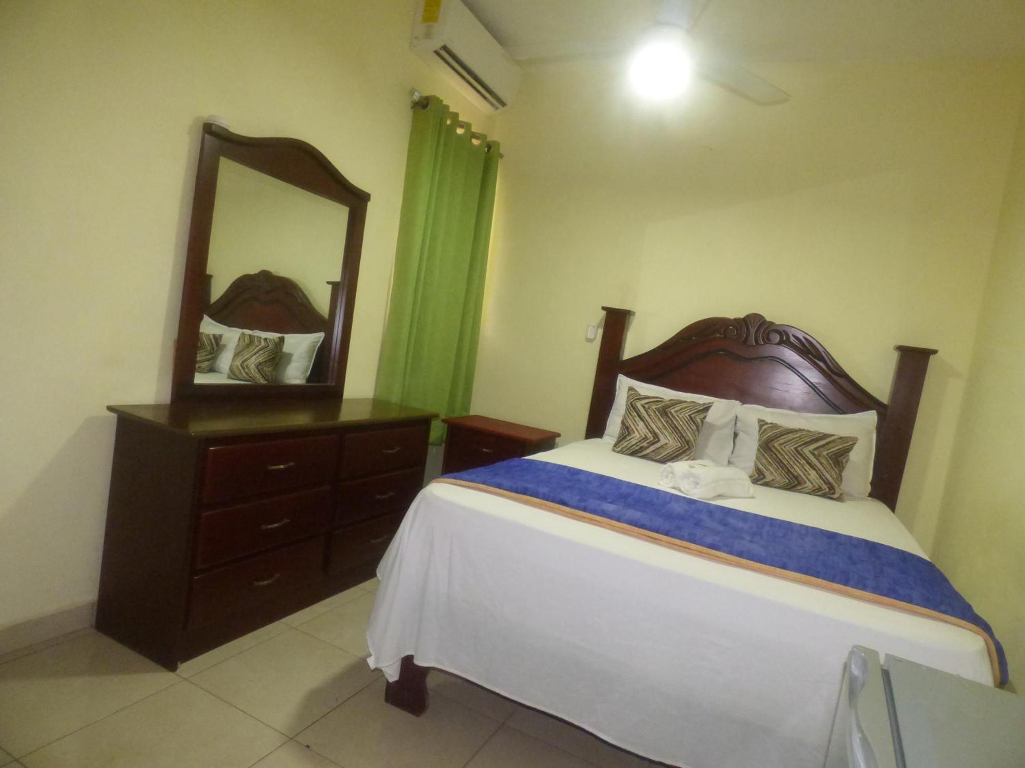 Hotel Enrique I Gazcue, Bed And Breakfast Santo Domingo Eksteriør billede