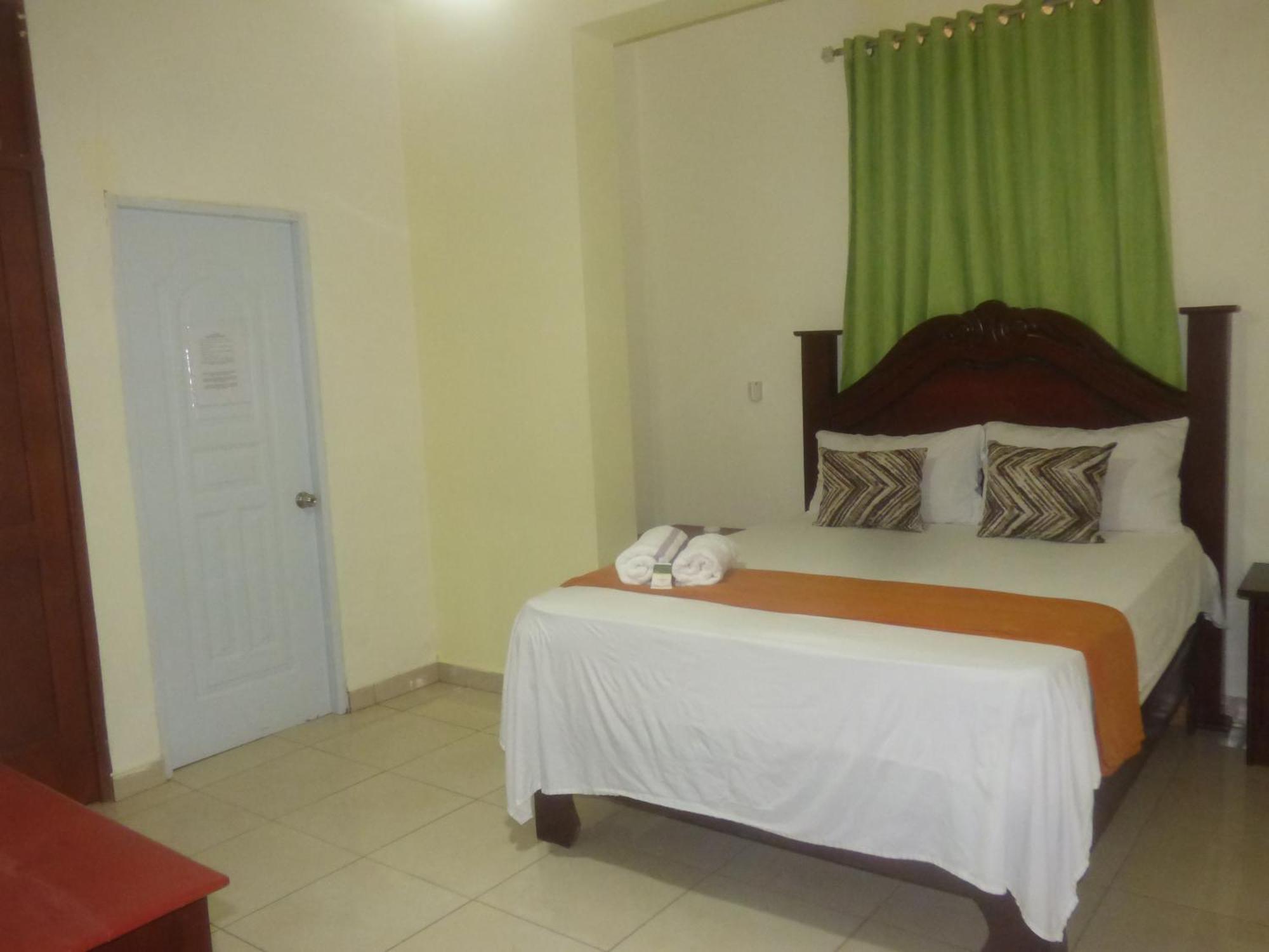 Hotel Enrique I Gazcue, Bed And Breakfast Santo Domingo Eksteriør billede