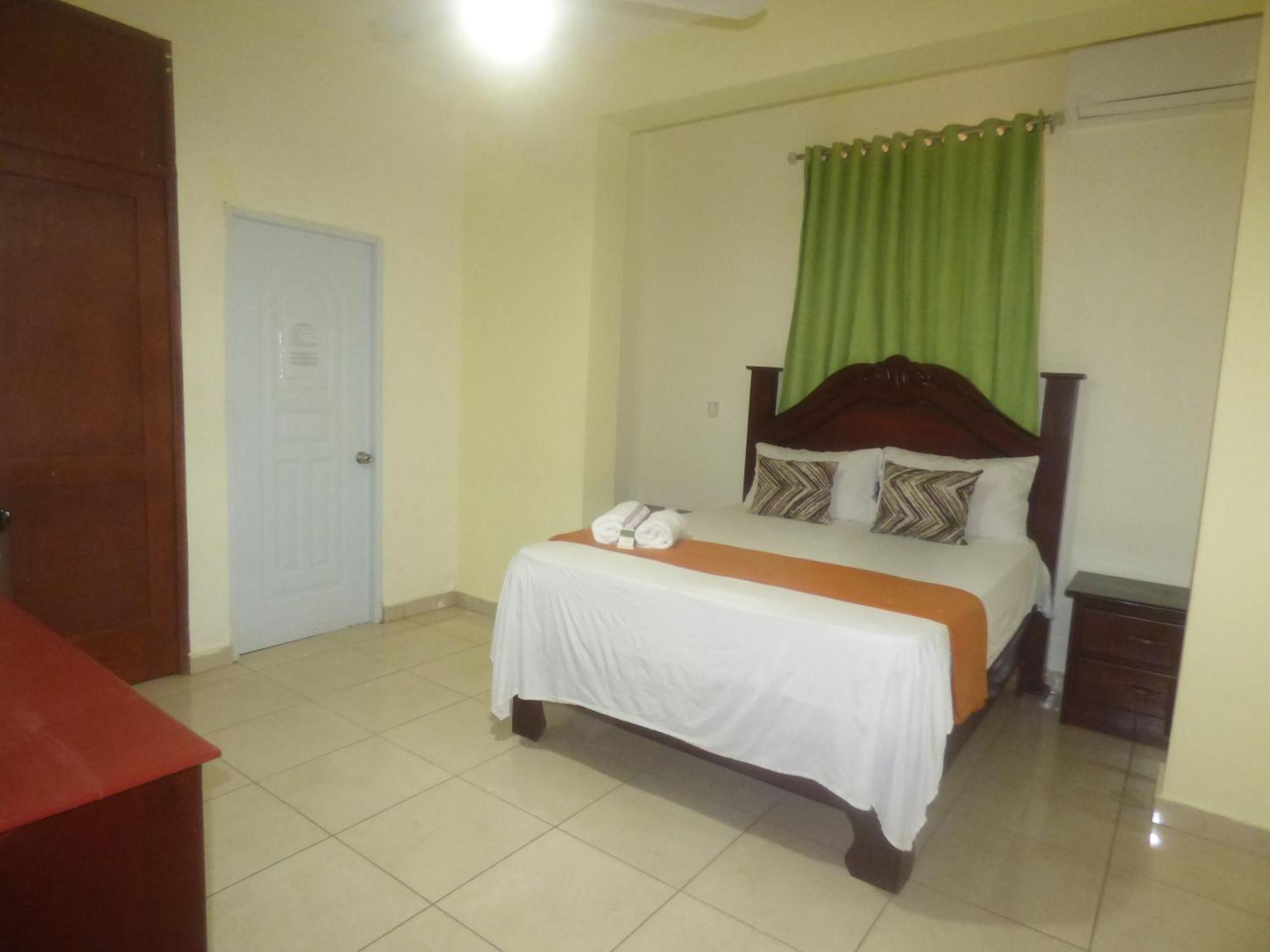 Hotel Enrique I Gazcue, Bed And Breakfast Santo Domingo Eksteriør billede