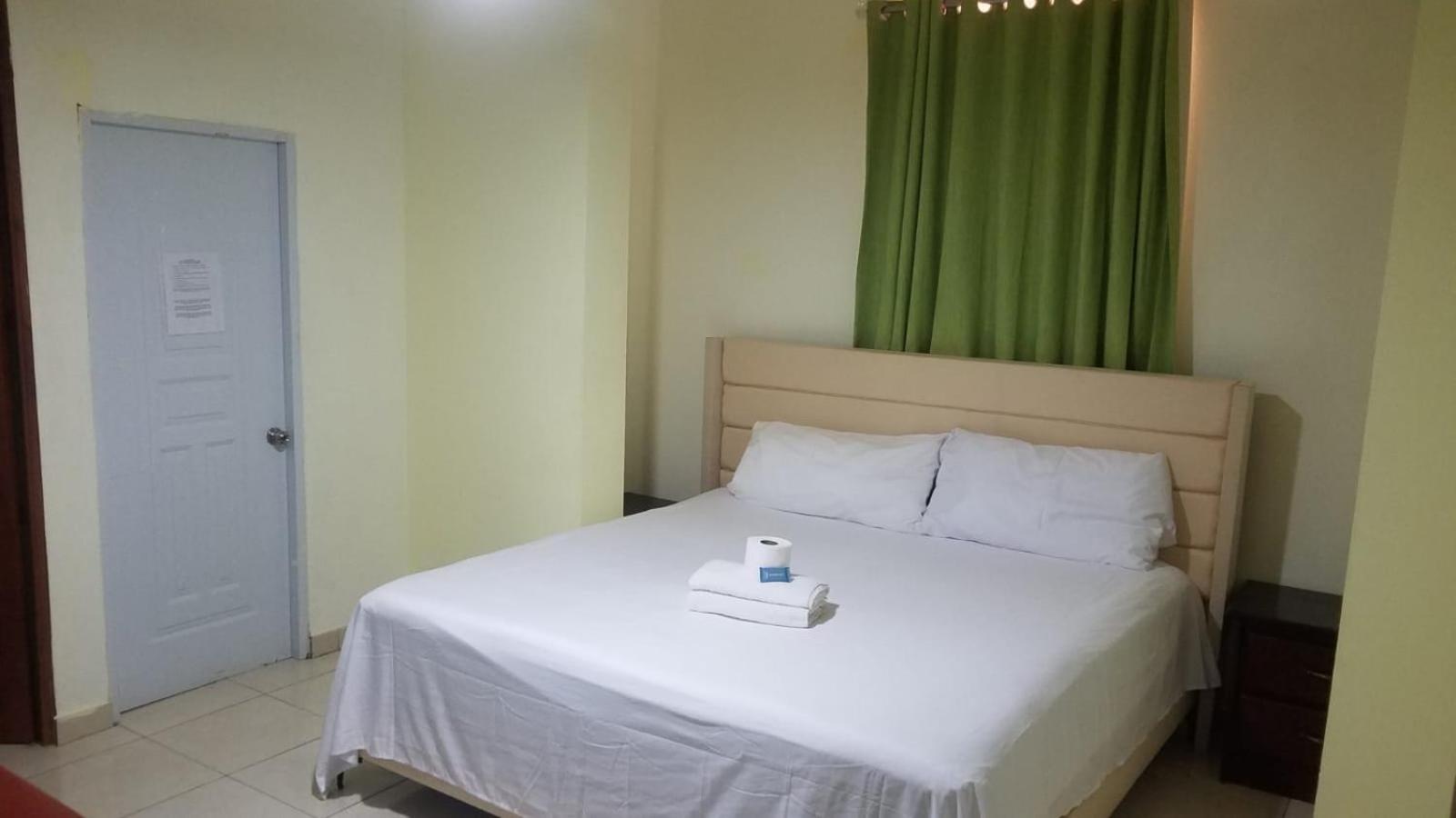 Hotel Enrique I Gazcue, Bed And Breakfast Santo Domingo Eksteriør billede